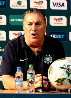 ‘Did a very good job’ – Peseiro singles out Yusuf for praise as he provides update on midfielder’s injury